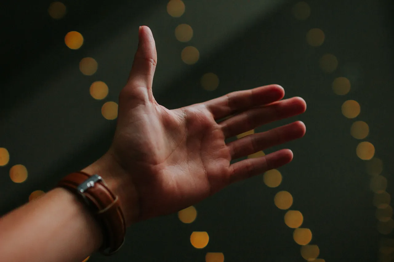 Quali sono i sintomi della sindrome del tunnel carpale? Il formicolio notturno alla mano